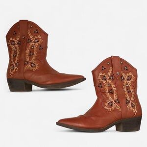 Brown western cowboy cowgirl ankle Chelsea pointy toe boots faux leather western